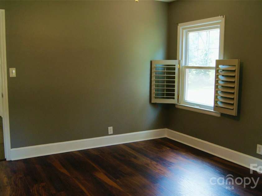 4905 Montibello Drive, Charlotte, NC 28226.  MLS# CAR4252898, YatesRealty ID 16311. BEDROOM #32ND FLOOR
