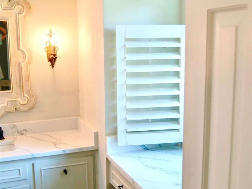 4905 Montibello Drive, Charlotte, NC 28226.  MLS# CAR4252898, YatesRealty ID 16311. MASTER BATHROOM
