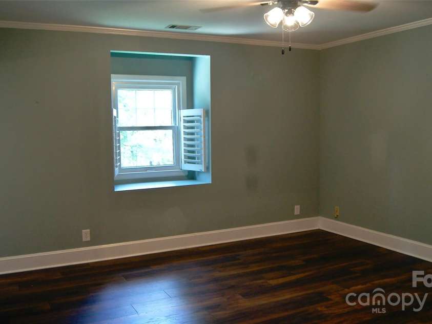 4905 Montibello Drive, Charlotte, NC 28226.  MLS# CAR4252898, YatesRealty ID 16311. MASTER BEDROOM 2ND FLOOR