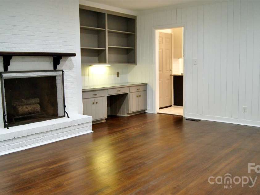 4905 Montibello Drive, Charlotte, NC 28226.  MLS# CAR4302789, YatesRealty ID 16311. Den/Office/T.V. Room
