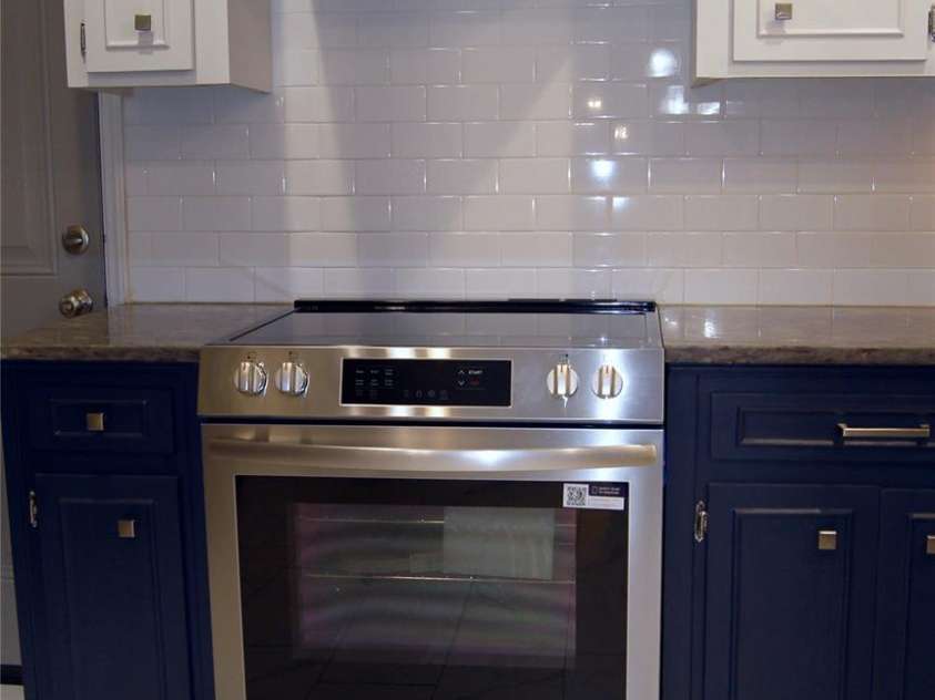 4905 Montibello Drive, Charlotte, NC 28226.  MLS# CAR4302789, YatesRealty ID 16311. Kitchen