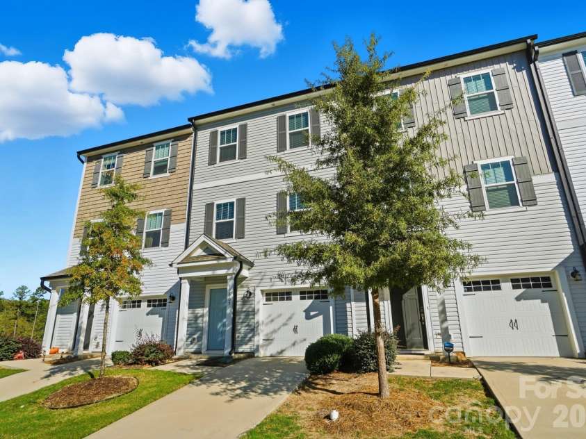 12009 Chesapeake Mallard Drive, Charlotte, NC 28262.  MLS# CAR4316650, YatesRealty ID 16312. 