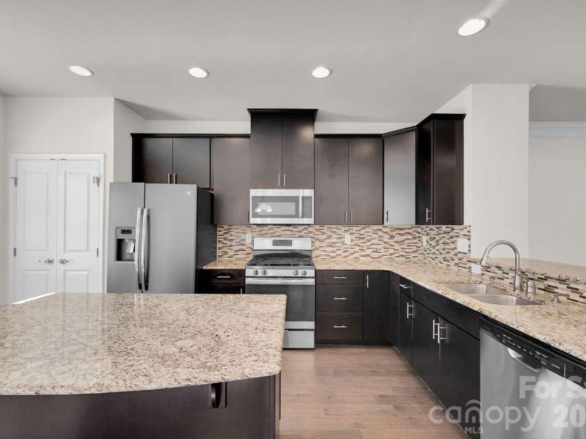 4061 Zilker Park Drive, Charlotte, NC 28217.  MLS# CAR4341717, YatesRealty ID 16314. 