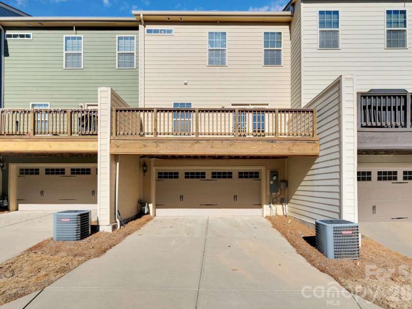 4061 Zilker Park Drive, Charlotte, NC 28217.  MLS# CAR4341717, YatesRealty ID 16314. 
