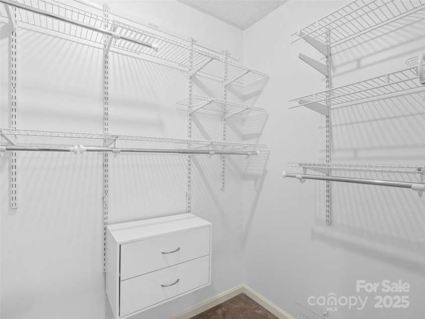 802 Parkway Vista Drive, Asheville, NC 28805.  MLS# CAR4248715, YatesRealty ID 16314. 