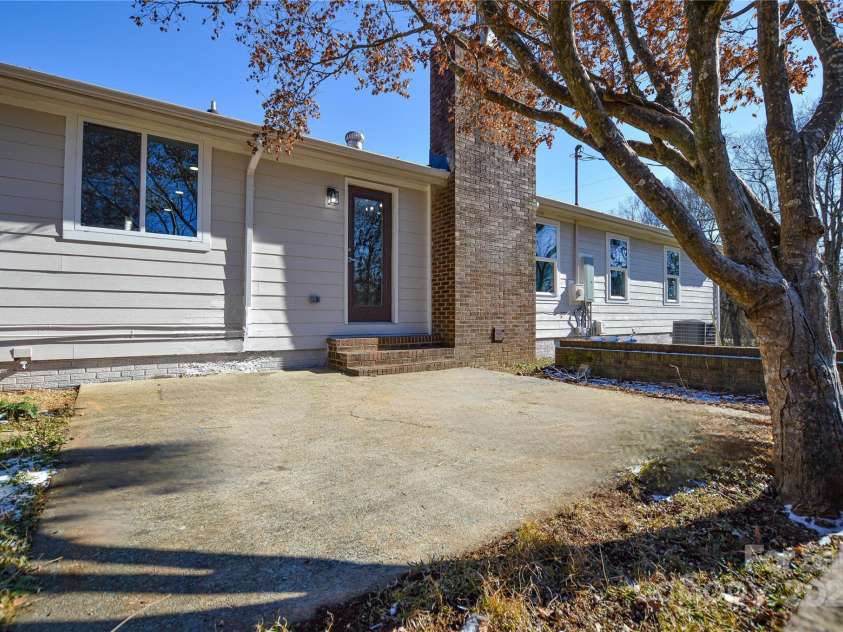 6615 Love Mill Road, Monroe, NC 28110.  MLS# CAR4216044, YatesRealty ID 16315. 