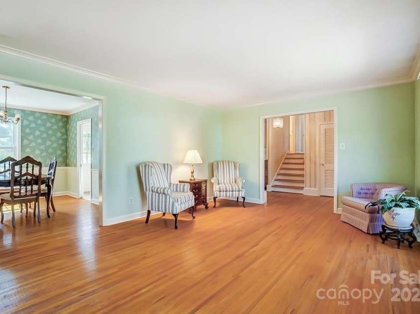 1301 Old Farm Road, Charlotte, NC 28226.  MLS# CAR4228813, YatesRealty ID 16317. 