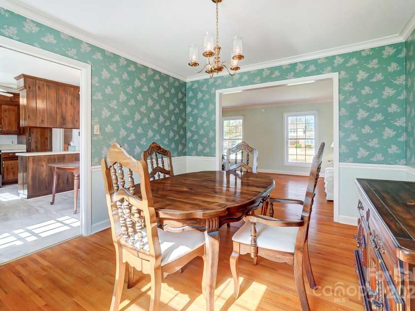 1301 Old Farm Road, Charlotte, NC 28226.  MLS# CAR4228813, YatesRealty ID 16317. 