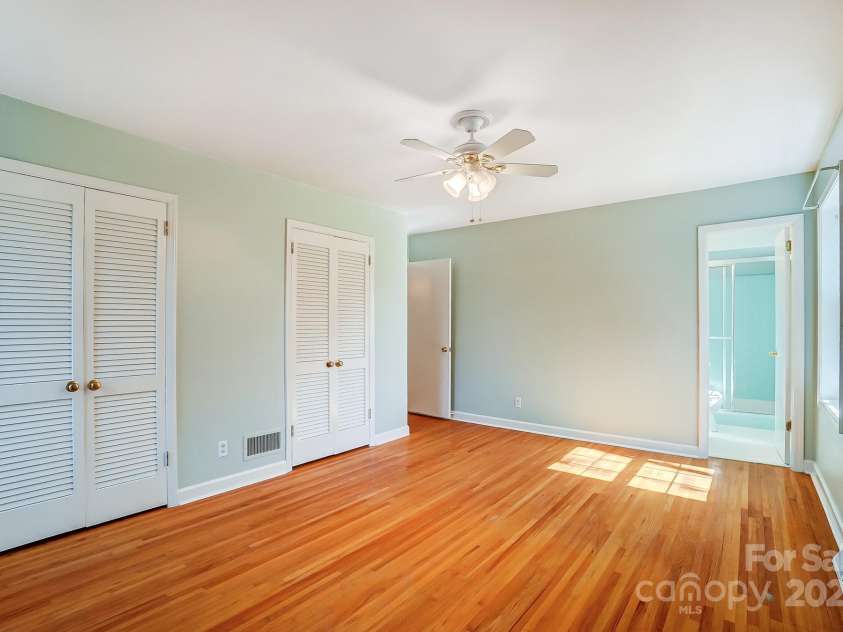 1301 Old Farm Road, Charlotte, NC 28226.  MLS# CAR4228813, YatesRealty ID 16317. 