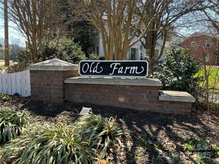 1301 Old Farm Road, Charlotte, NC 28226.  MLS# CAR4228813, YatesRealty ID 16317. 