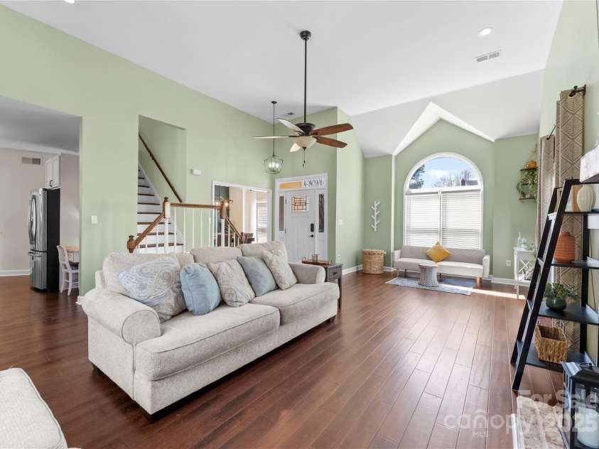123 Southhaven Drive, Mooresville, NC 28117.  MLS# CAR4234772, YatesRealty ID 16318. Large Great Room with Ceiling Fan