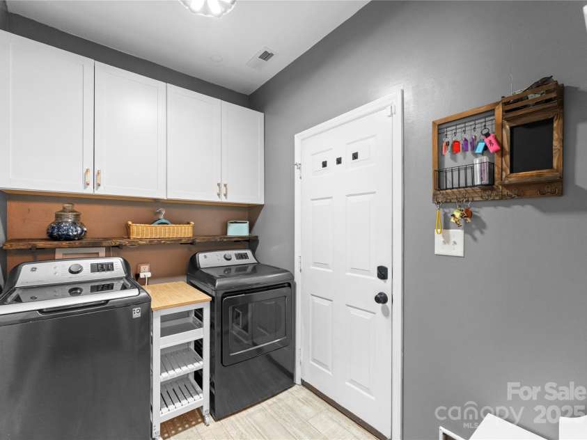 123 Southhaven Drive, Mooresville, NC 28117.  MLS# CAR4234772, YatesRealty ID 16318. Laundry Room off garage with drop zone