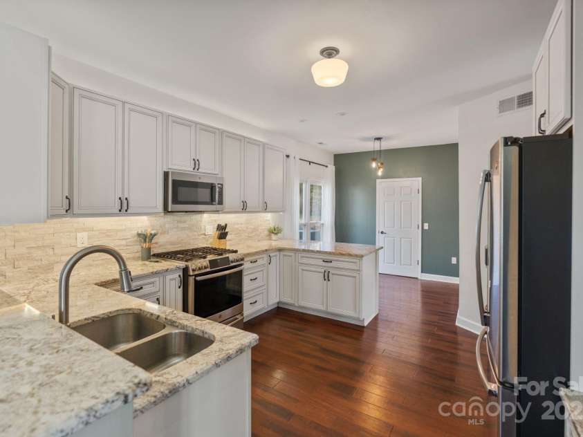 123 Southhaven Drive, Mooresville, NC 28117.  MLS# CAR4322533, YatesRealty ID 16318. 