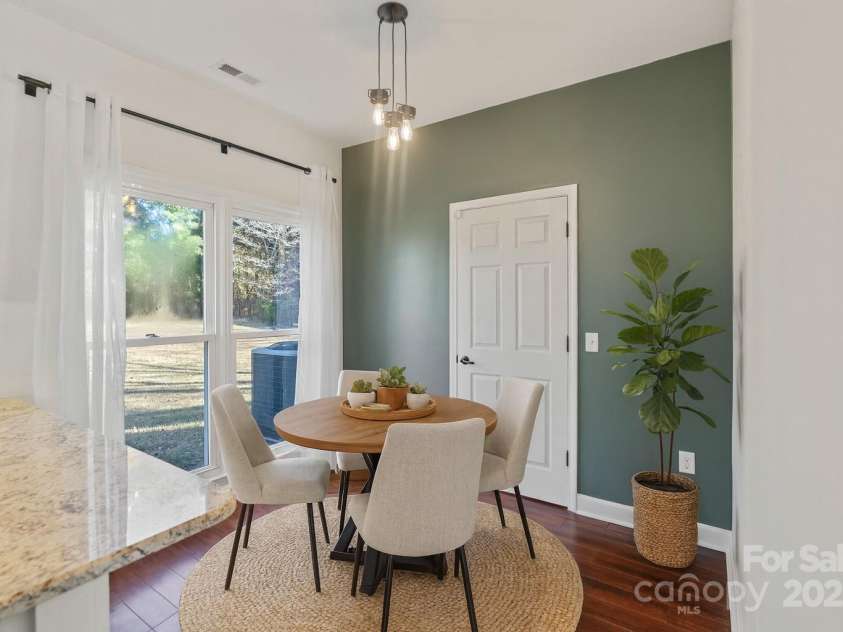 123 Southhaven Drive, Mooresville, NC 28117.  MLS# CAR4322533, YatesRealty ID 16318. Breakfast nook-virtually staged 