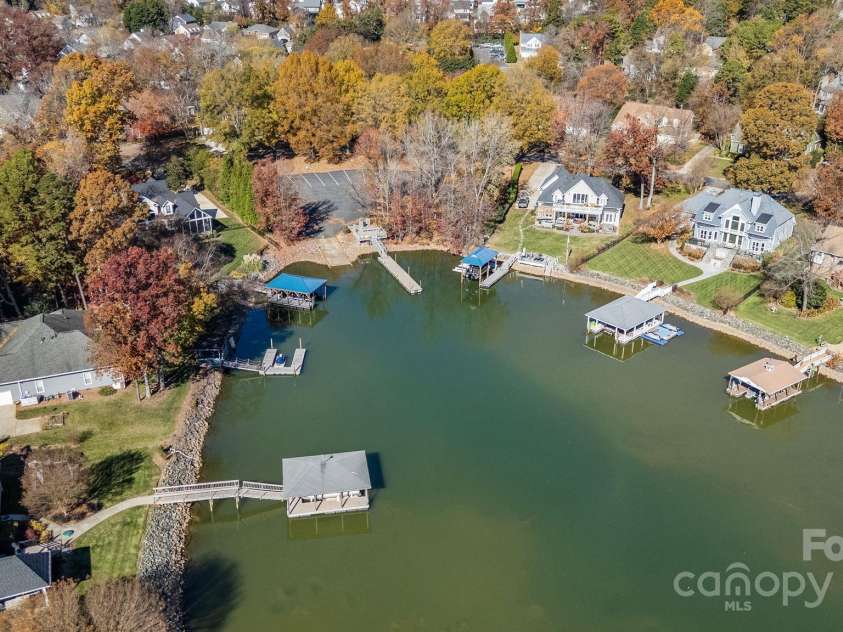 123 Southhaven Drive, Mooresville, NC 28117.  MLS# CAR4322533, YatesRealty ID 16318. Community boat launch just around the corner 