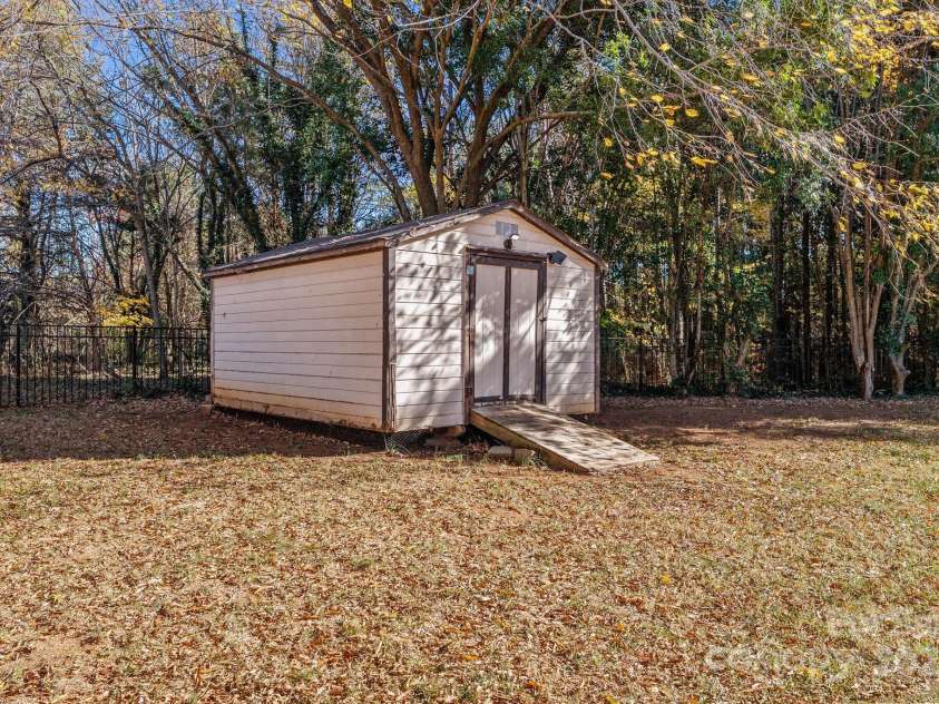 123 Southhaven Drive, Mooresville, NC 28117.  MLS# CAR4322533, YatesRealty ID 16318. Convenient storage shed