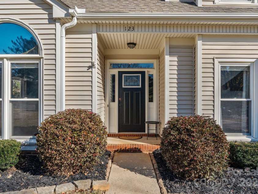 123 Southhaven Drive, Mooresville, NC 28117.  MLS# CAR4322533, YatesRealty ID 16318. Welcome home...