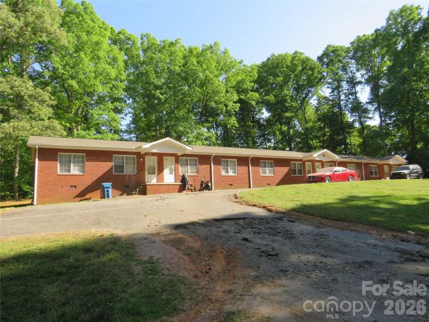 144 Nottingham Drive, Forest City, NC 28043.  MLS# CAR4374138, YatesRealty ID 16318. 144 Nottingham