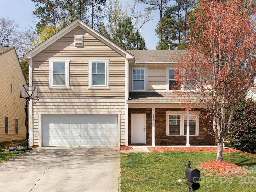 3308 Lemongrass Lane, Charlotte, NC 28214.  MLS# CAR4240451, YatesRealty ID 16319. 