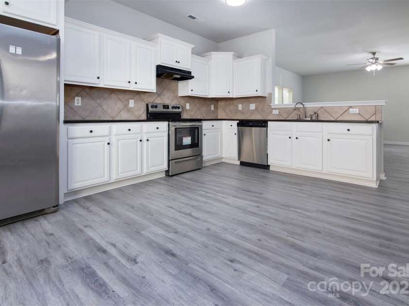 3308 Lemongrass Lane, Charlotte, NC 28214.  MLS# CAR4240451, YatesRealty ID 16319. 