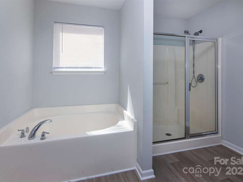 3308 Lemongrass Lane, Charlotte, NC 28214.  MLS# CAR4240451, YatesRealty ID 16319. 