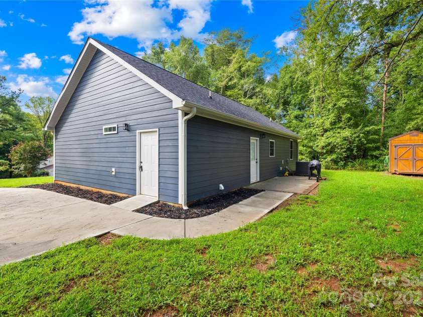 1029 Hunter Valley Road, Shelby, NC 28150.  MLS# CAR4292754, YatesRealty ID 1632. 