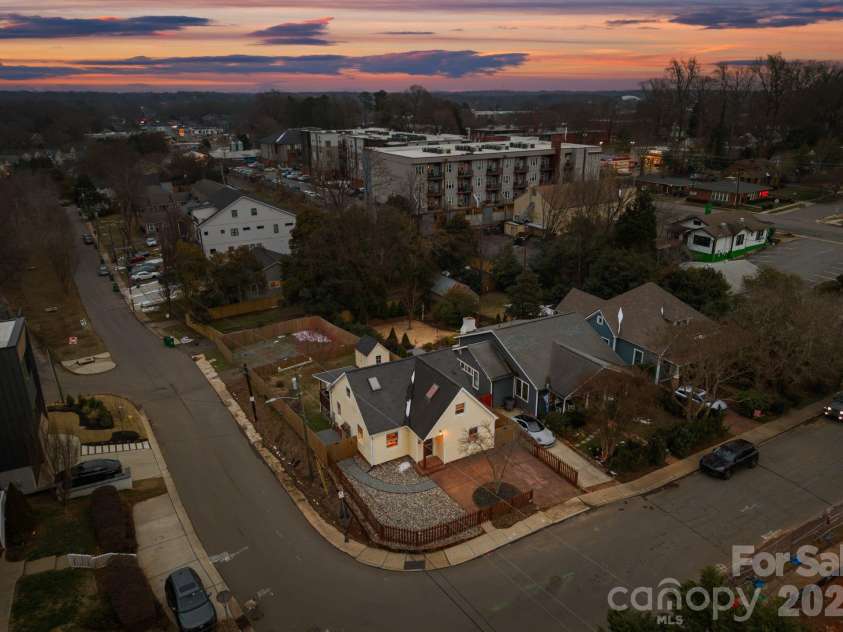 1424 Nandina Street, Charlotte, NC 28205.  MLS# CAR4337153, YatesRealty ID 1632. 