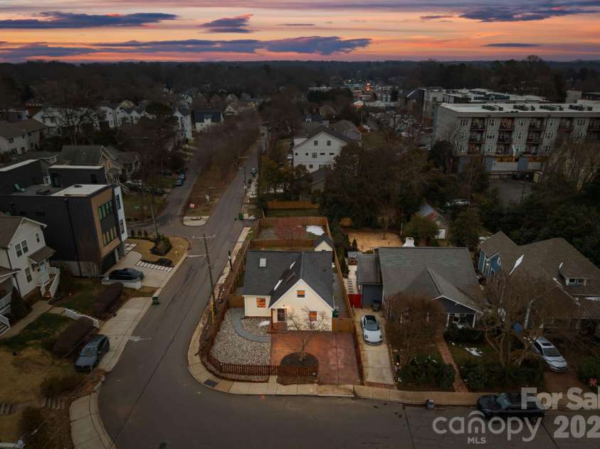 1424 Nandina Street, Charlotte, NC 28205.  MLS# CAR4337153, YatesRealty ID 1632. 
