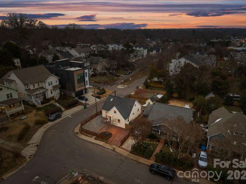 1424 Nandina Street, Charlotte, NC 28205.  MLS# CAR4337153, YatesRealty ID 1632. 