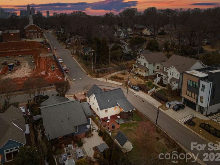 1424 Nandina Street, Charlotte, NC 28205.  MLS# CAR4337153, YatesRealty ID 1632. 