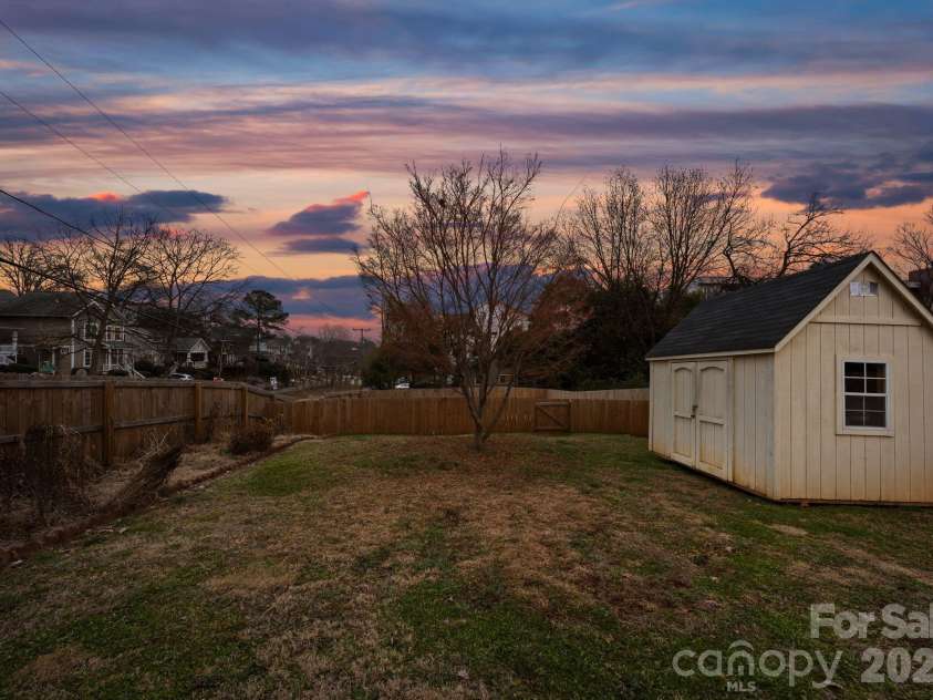 1424 Nandina Street, Charlotte, NC 28205.  MLS# CAR4337153, YatesRealty ID 1632. 