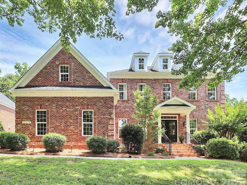 13824 Glen Abbey Drive, Charlotte, NC 28278.  MLS# CAR4350005, YatesRealty ID 16320. Front elevation
