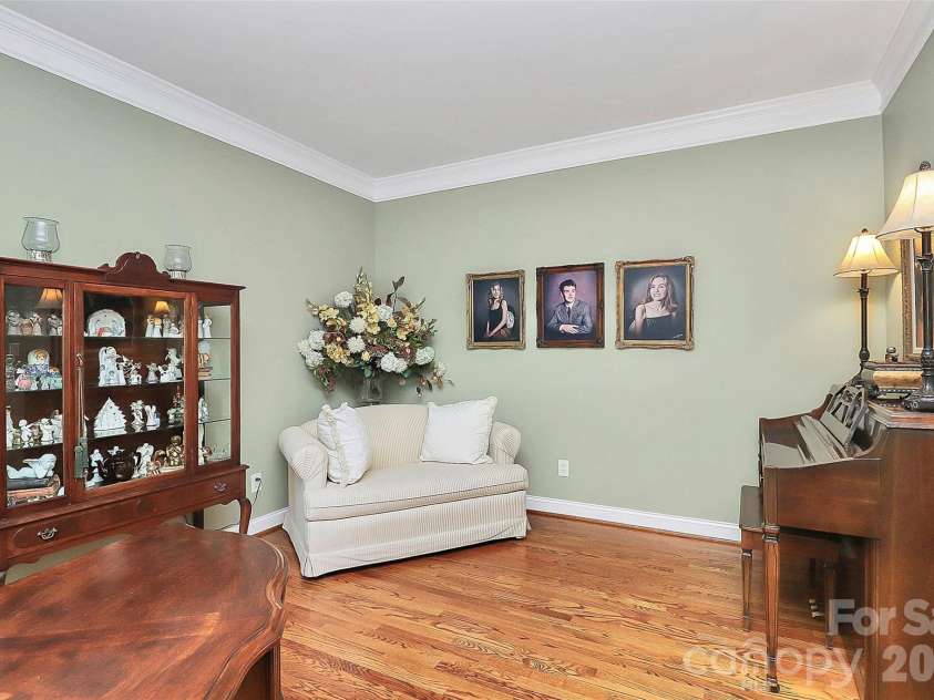 13824 Glen Abbey Drive, Charlotte, NC 28278.  MLS# CAR4350005, YatesRealty ID 16320. Office