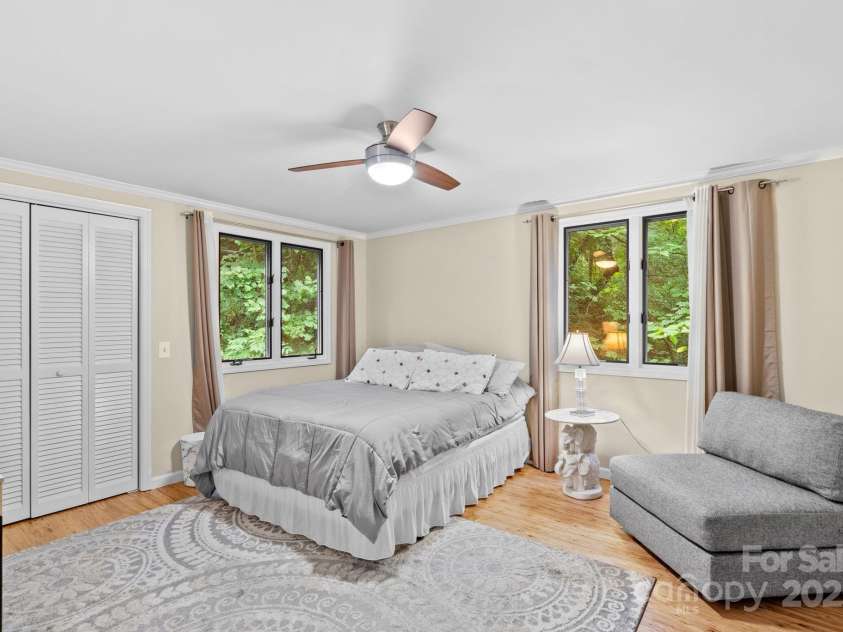 3 Azalea Terrace, Asheville, NC 28803.  MLS# CAR4252492, YatesRealty ID 16321. 