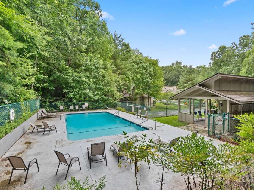 3 Azalea Terrace, Asheville, NC 28803.  MLS# CAR4252492, YatesRealty ID 16321. 
