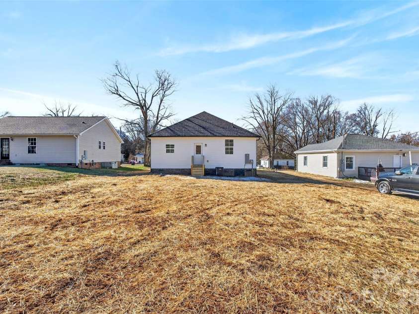 314 Huffman Road, Gastonia, NC 28056.  MLS# CAR4335050, YatesRealty ID 16321. 