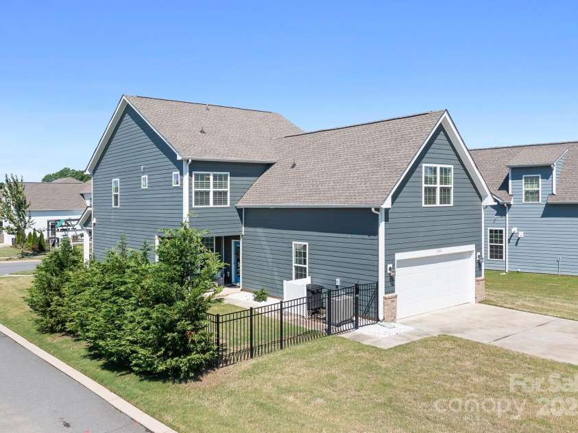 13359 Caite Ridge Road, Davidson, NC 28036.  MLS# CAR4252909, YatesRealty ID 16322. 