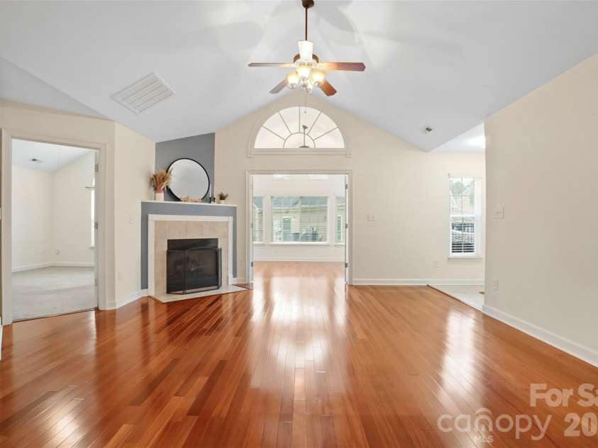 5518 Prosperity View Drive, Charlotte, NC 28269.  MLS# CAR4333321, YatesRealty ID 16323. 