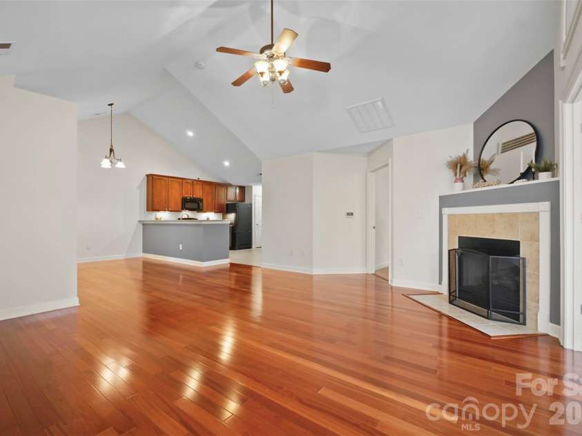 5518 Prosperity View Drive, Charlotte, NC 28269.  MLS# CAR4333321, YatesRealty ID 16323. 