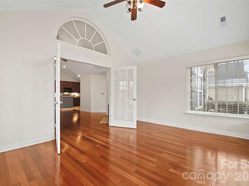 5518 Prosperity View Drive, Charlotte, NC 28269.  MLS# CAR4333321, YatesRealty ID 16323. 