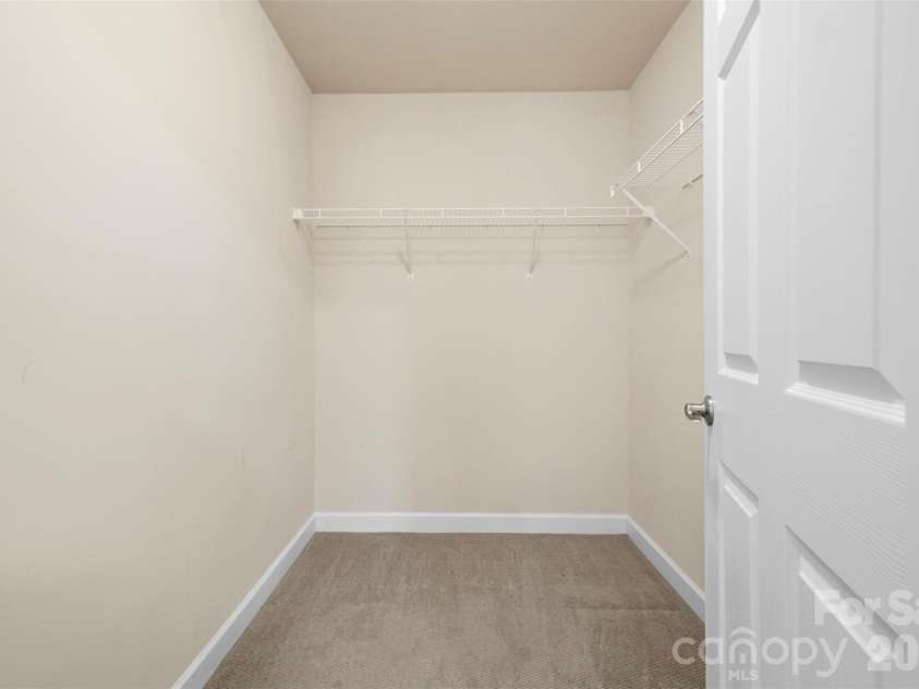 5518 Prosperity View Drive, Charlotte, NC 28269.  MLS# CAR4333321, YatesRealty ID 16323. 
