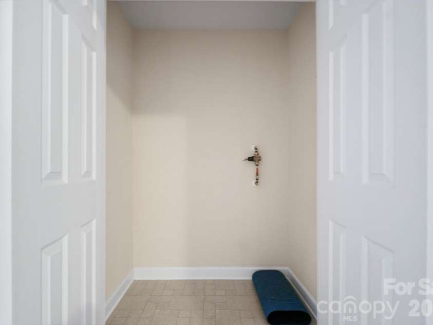 5518 Prosperity View Drive, Charlotte, NC 28269.  MLS# CAR4333321, YatesRealty ID 16323. Storage room