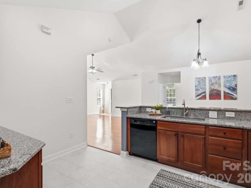 5518 Prosperity View Drive, Charlotte, NC 28269.  MLS# CAR4431968, YatesRealty ID 16323. 