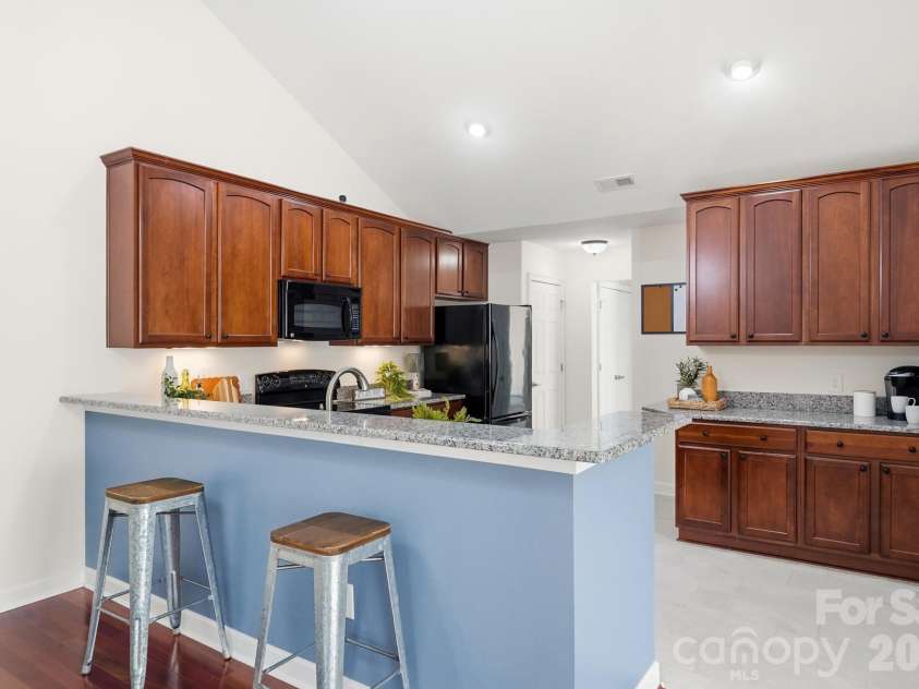 5518 Prosperity View Drive, Charlotte, NC 28269.  MLS# CAR4431968, YatesRealty ID 16323. 