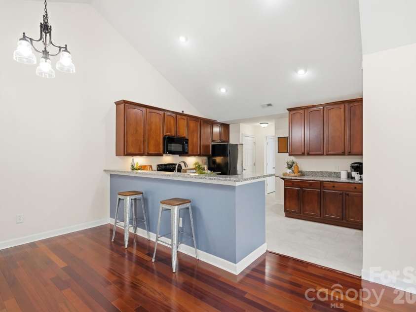 5518 Prosperity View Drive, Charlotte, NC 28269.  MLS# CAR4431968, YatesRealty ID 16323. 