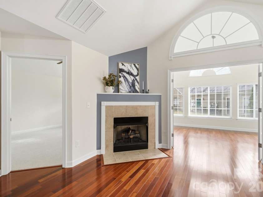 5518 Prosperity View Drive, Charlotte, NC 28269.  MLS# CAR4431968, YatesRealty ID 16323. 