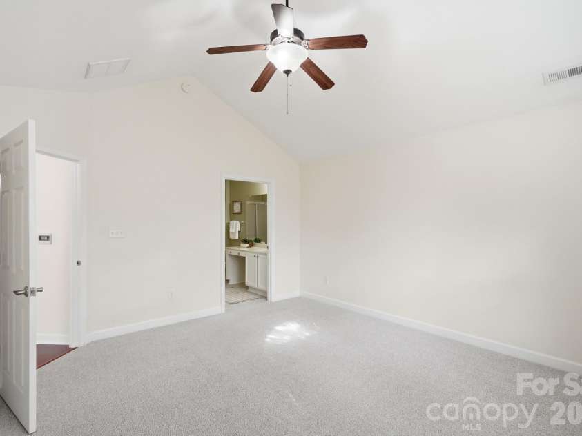 5518 Prosperity View Drive, Charlotte, NC 28269.  MLS# CAR4431968, YatesRealty ID 16323. Master