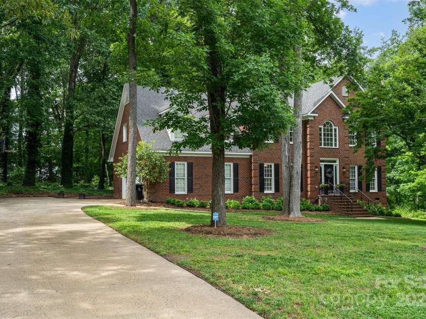 915 Waterview Lane, Monroe, NC 28110.  MLS# CAR4257916, YatesRealty ID 16323. 