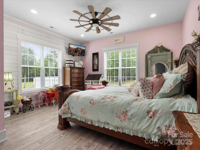 925 Hamilton Road, Chester, SC 29706.  MLS# CAR4260104, YatesRealty ID 16325. 