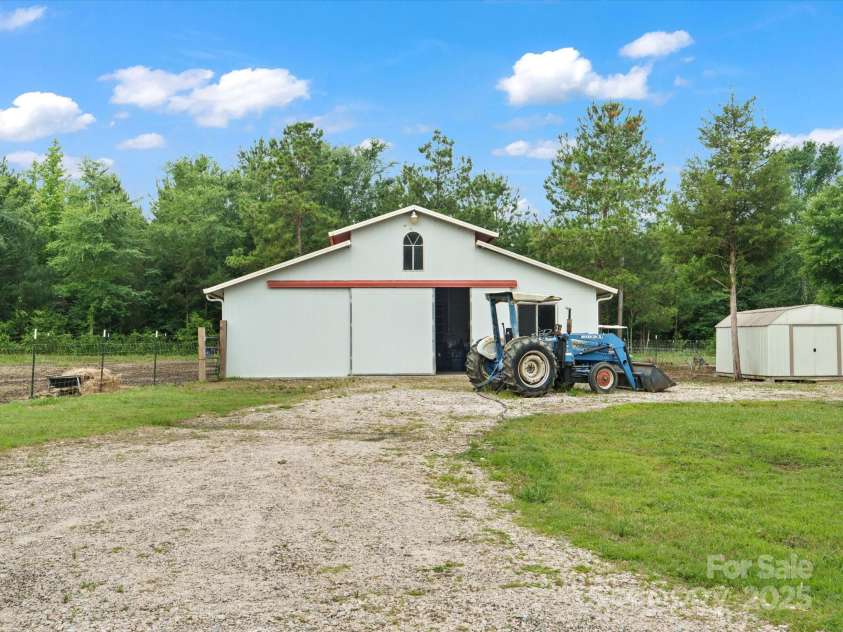 925 Hamilton Road, Chester, SC 29706.  MLS# CAR4260104, YatesRealty ID 16325. 